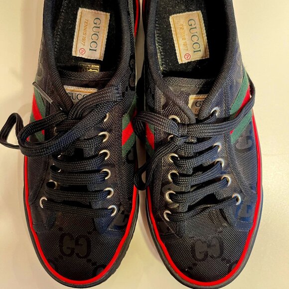 Gucci Men's Black and Red Sneakers - Picture 1 of 4